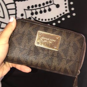 USED- Authentic Michael Kors Wallet
